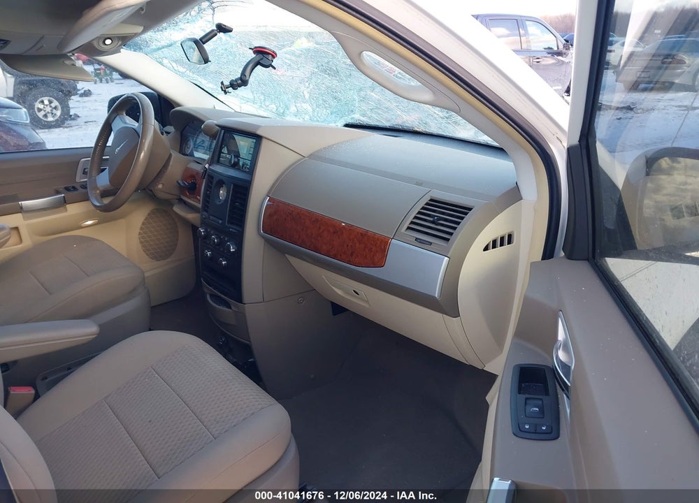 2008 CHRYSLER TOWN & COUNTRY TOURING VIN: 2A8HR54P08R142632