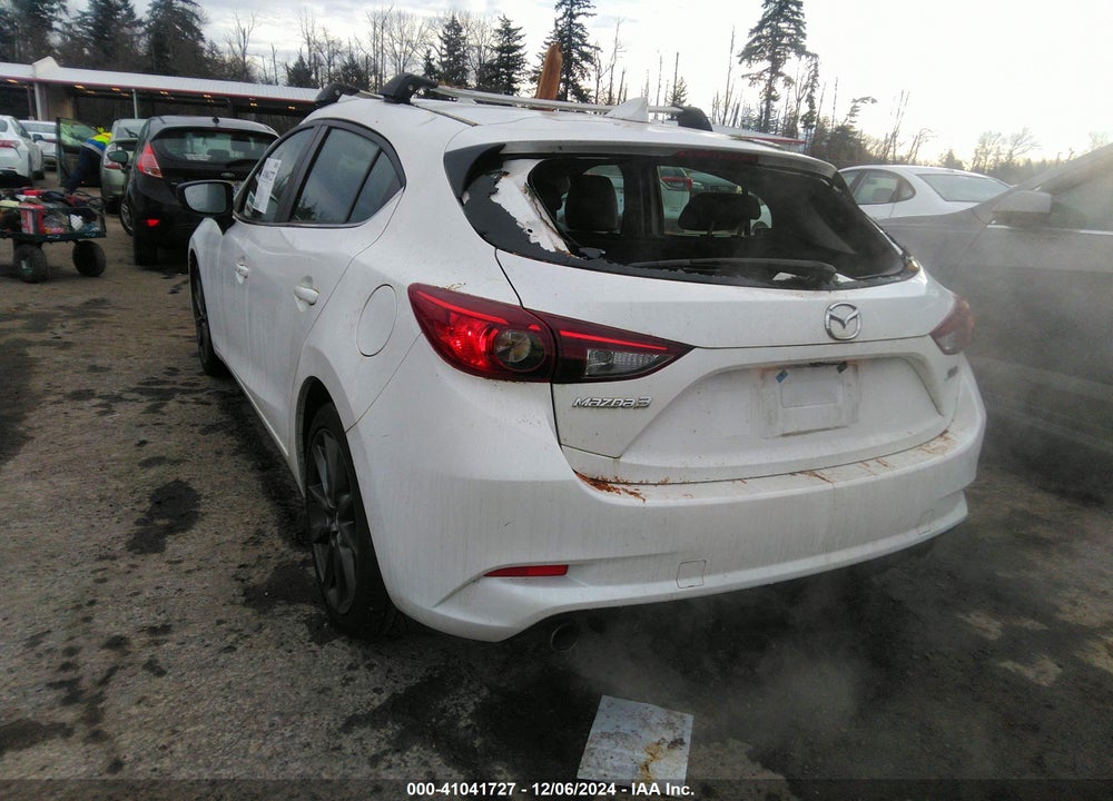 2018 MAZDA 3 TOURING VIN: 3MZBN1L32JM190823