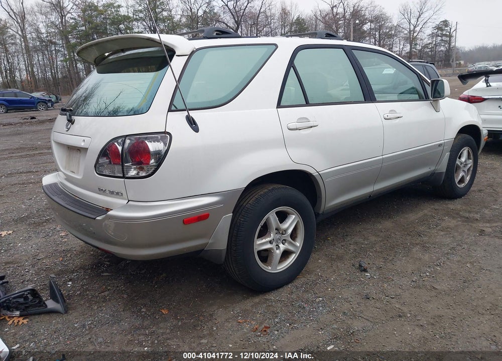 2002 LEXUS RX 300 VIN: JTJHF10U820269843
