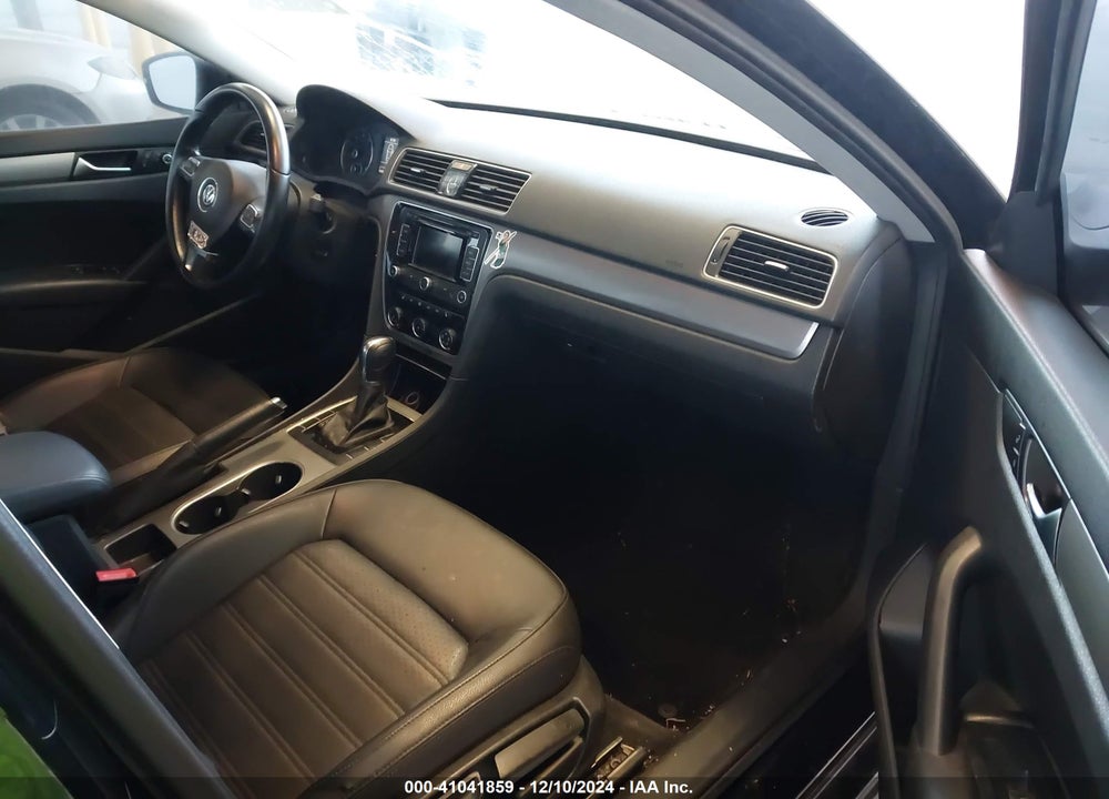 2015 VOLKSWAGEN PASSAT 1.8T LIMITED EDITION/1.8T SE/1.8T SPORT VIN: 1VWBT7A30FC009724