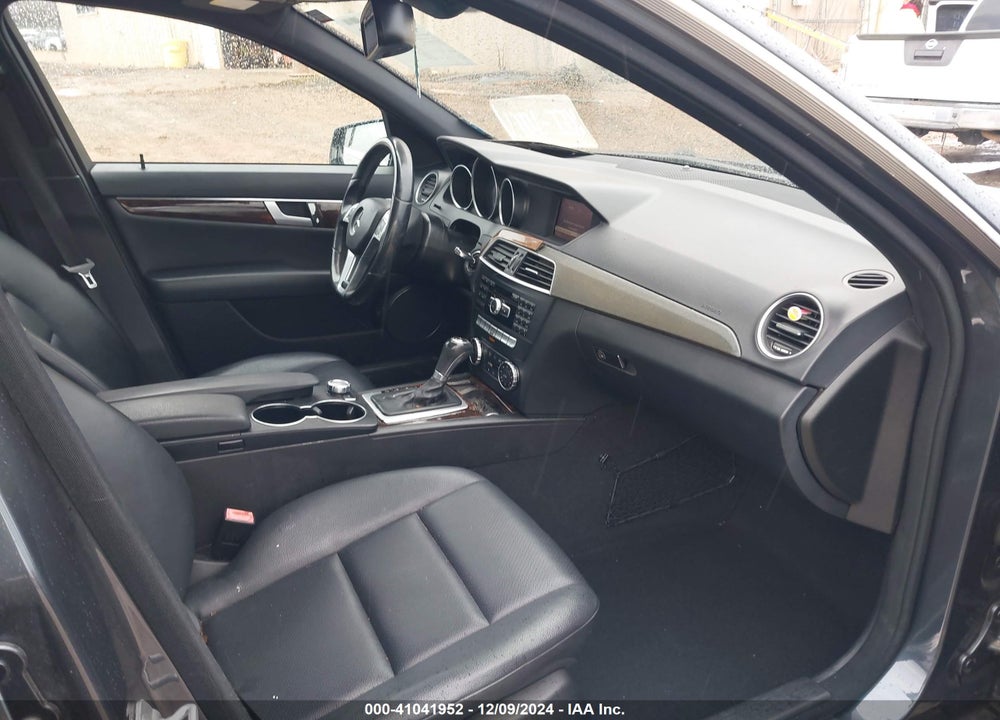 2014 MERCEDES-BENZ C VIN: WDDGF4HB9ER309128