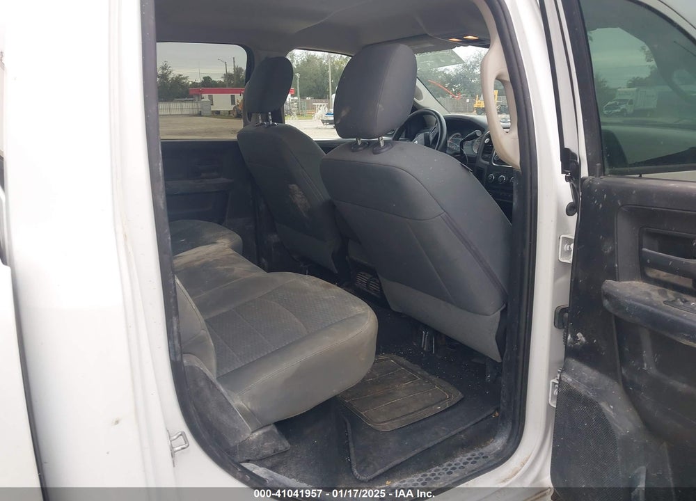 2016 RAM 3500 TRADESMAN VIN: 3C63R3CL1GG242240