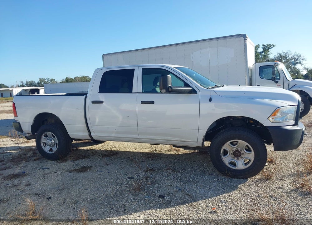 2016 RAM 3500 TRADESMAN VIN: 3C63R3CL1GG242240