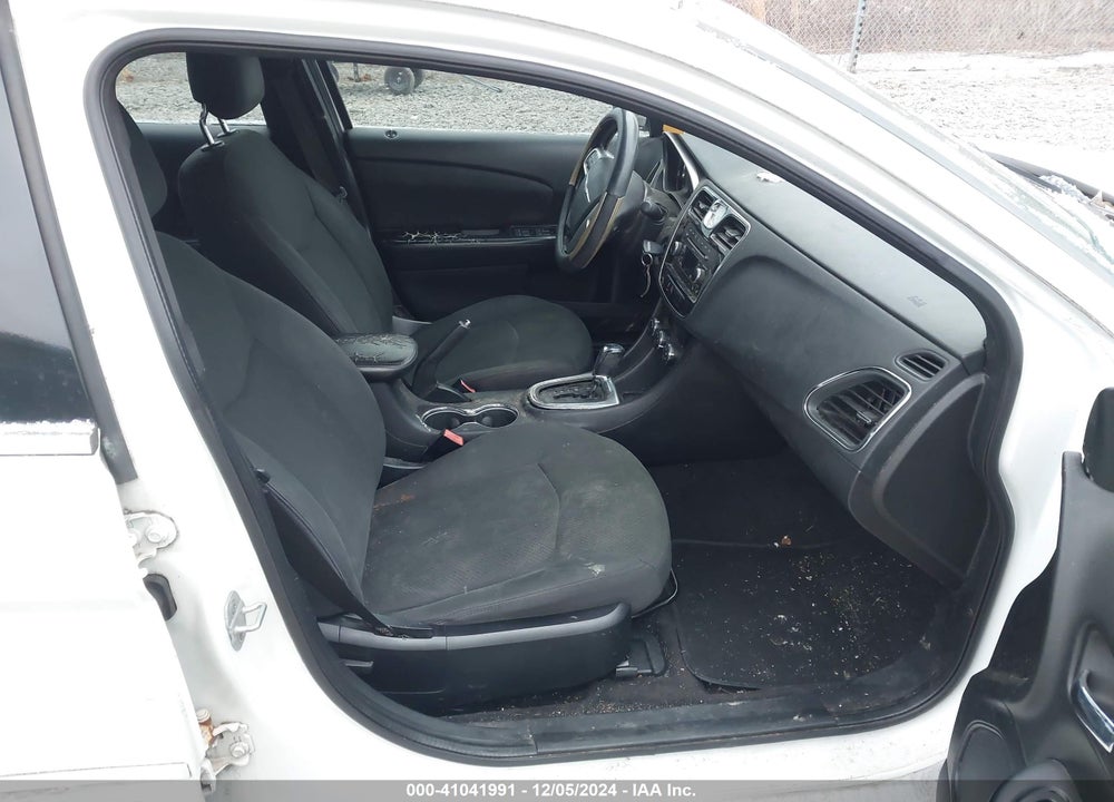 2011 CHRYSLER 200 TOURING VIN: 1C3BC1FG1BN559884