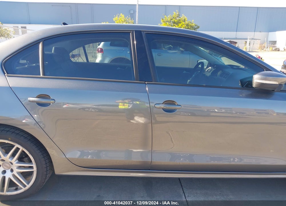 2014 VOLKSWAGEN JETTA 1.8T SE VIN: 3VWD17AJ1EM241260