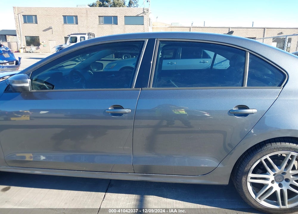 2014 VOLKSWAGEN JETTA 1.8T SE VIN: 3VWD17AJ1EM241260