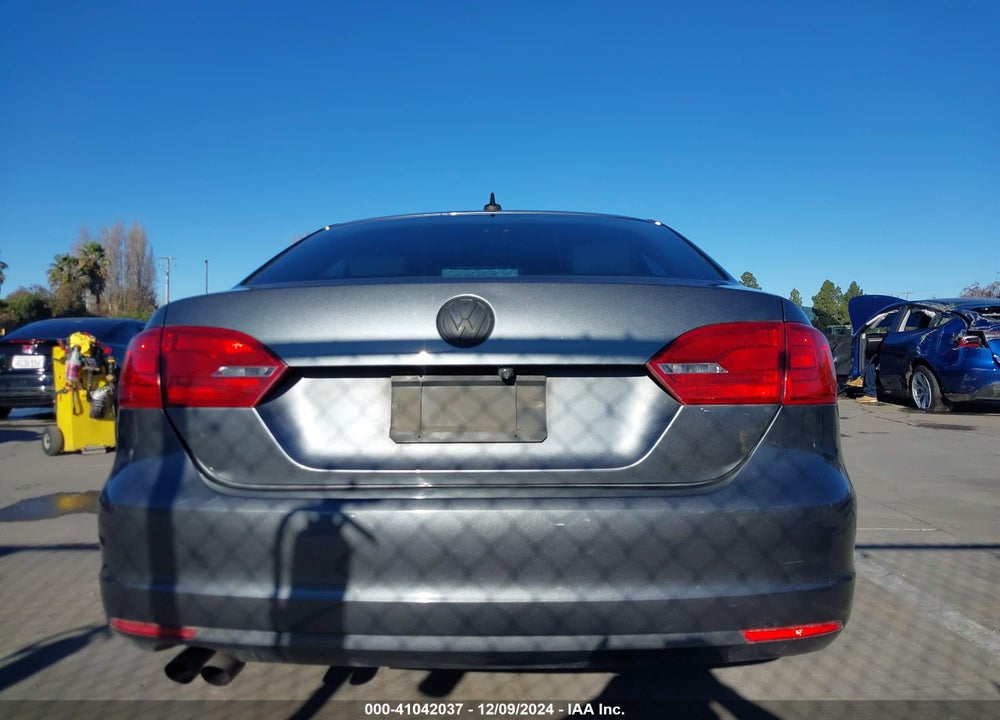 2014 VOLKSWAGEN JETTA 1.8T SE VIN: 3VWD17AJ1EM241260