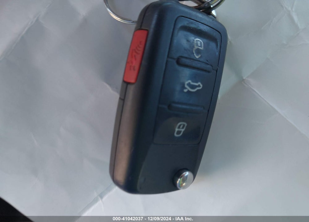 2014 VOLKSWAGEN JETTA 1.8T SE VIN: 3VWD17AJ1EM241260