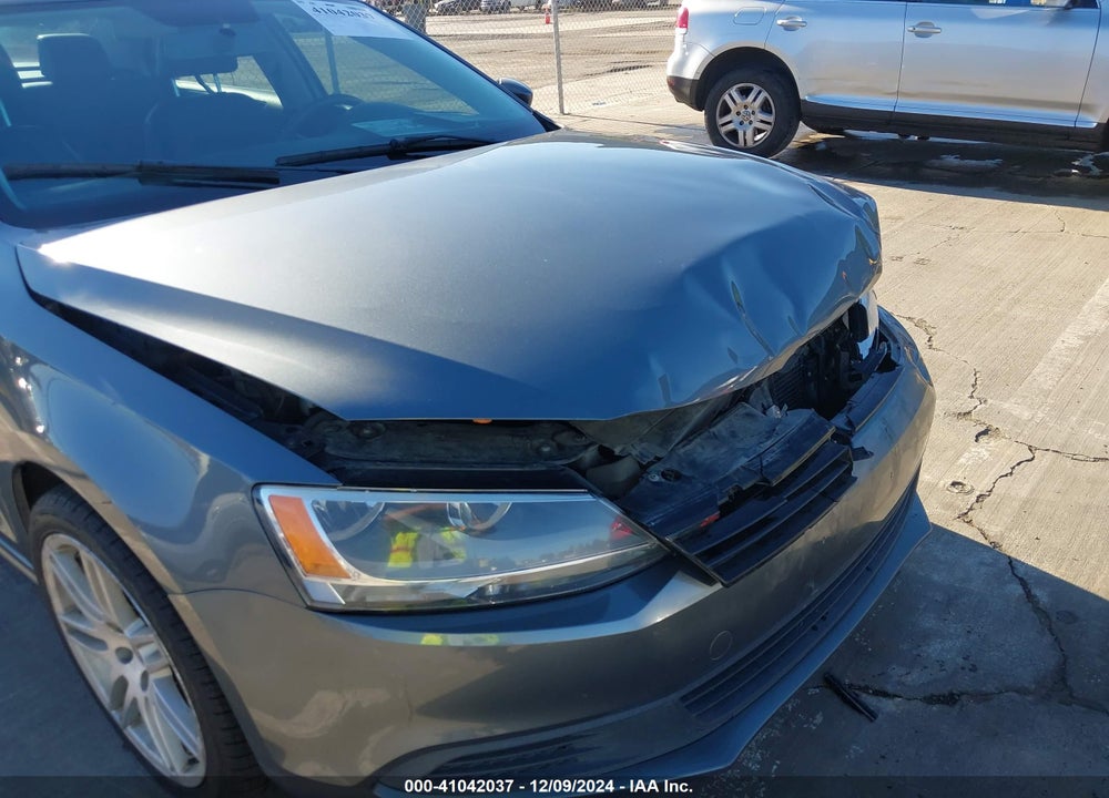 2014 VOLKSWAGEN JETTA 1.8T SE VIN: 3VWD17AJ1EM241260