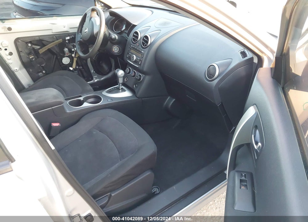 2013 NISSAN ROGUE S VIN: JN8AS5MT4DW530995