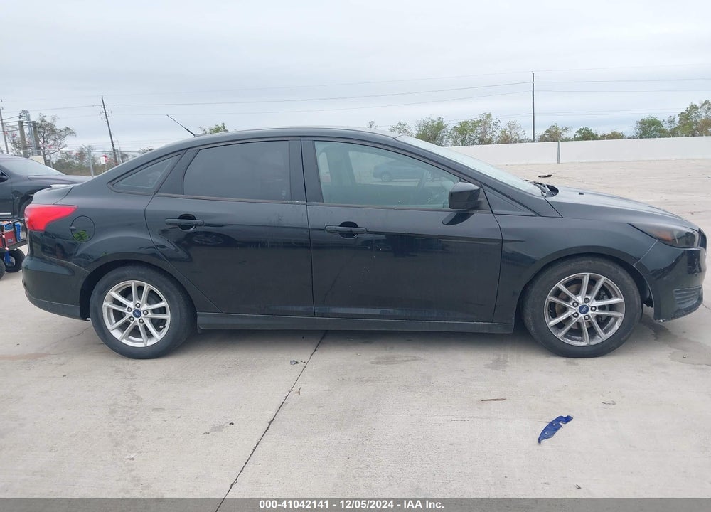2018 FORD FOCUS SE VIN: 1FADP3F27JL255161
