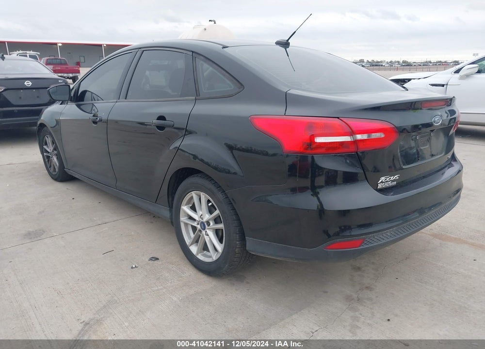2018 FORD FOCUS SE VIN: 1FADP3F27JL255161