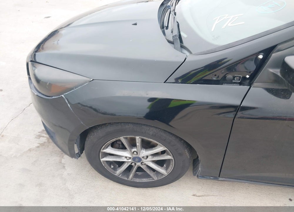 2018 FORD FOCUS SE VIN: 1FADP3F27JL255161