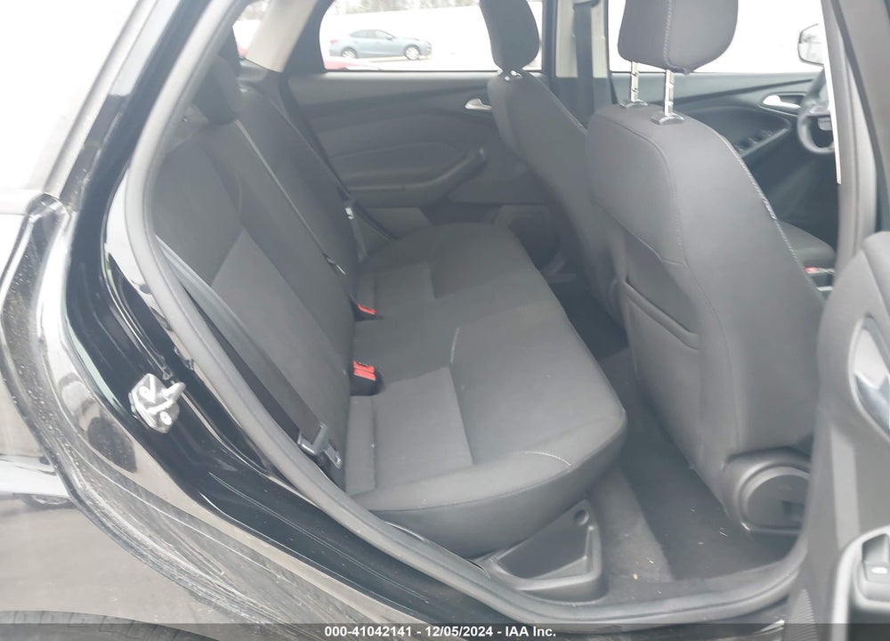 2018 FORD FOCUS SE VIN: 1FADP3F27JL255161
