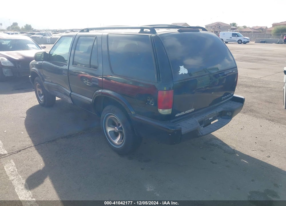 2002 CHEVROLET BLAZER LS VIN: 1GNCS13W52K193385