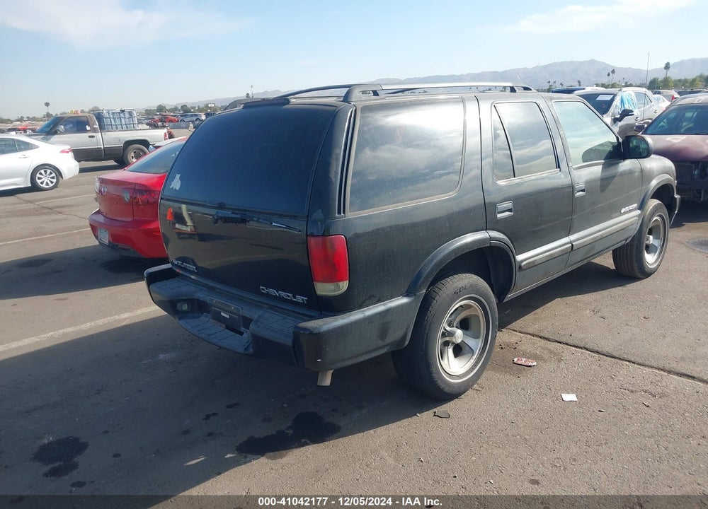 2002 CHEVROLET BLAZER LS VIN: 1GNCS13W52K193385
