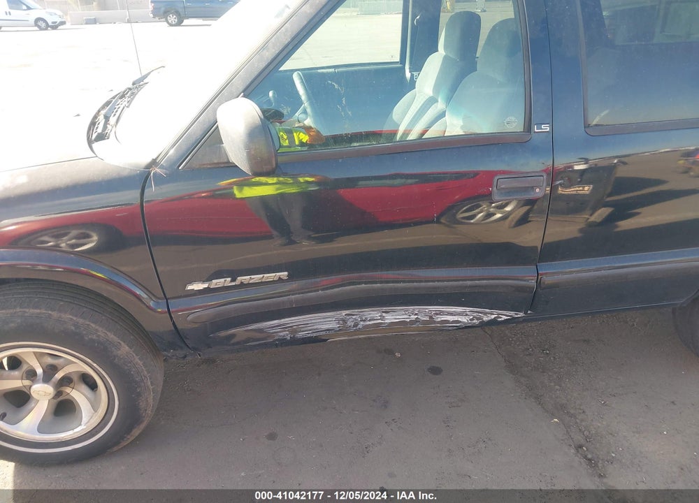 2002 CHEVROLET BLAZER LS VIN: 1GNCS13W52K193385