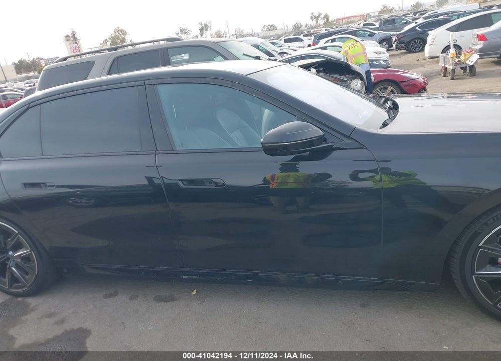 2023 BMW 760 VIN: WBA33EJ02PCL90220