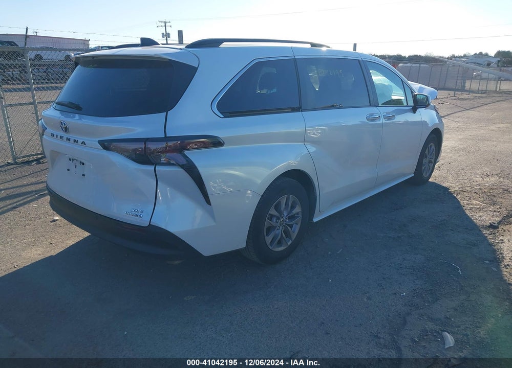 2023 TOYOTA SIENNA XLE VIN: 5TDYRKEC2PS160864