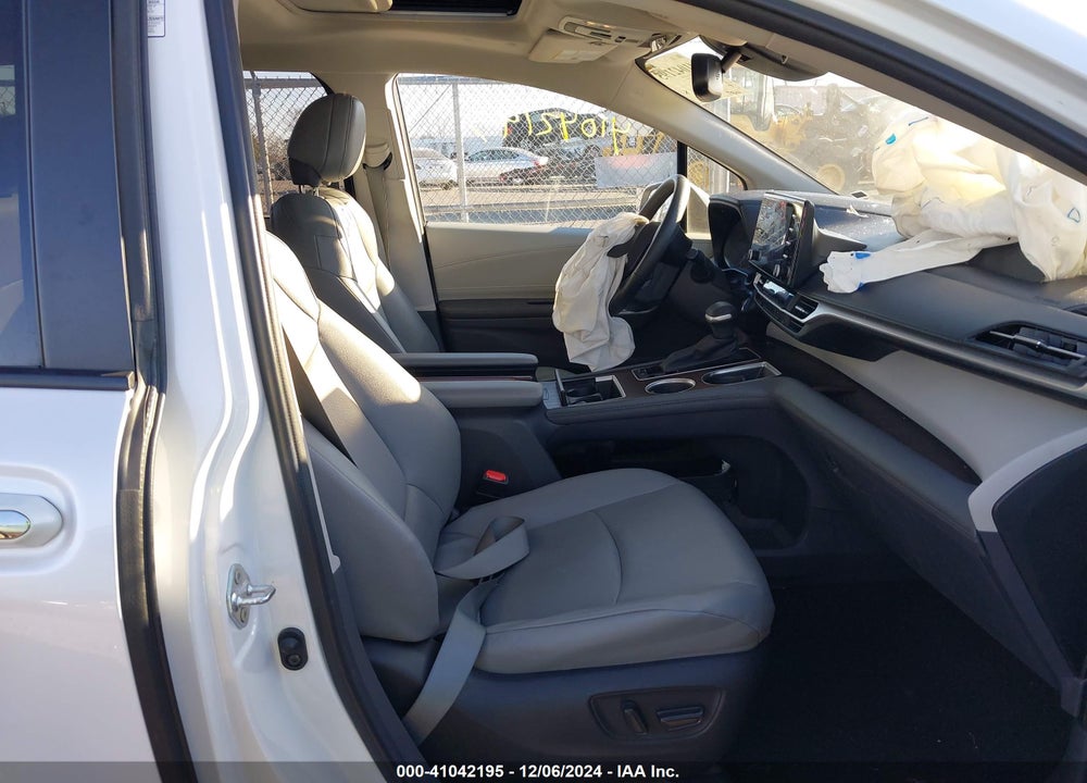 2023 TOYOTA SIENNA XLE VIN: 5TDYRKEC2PS160864