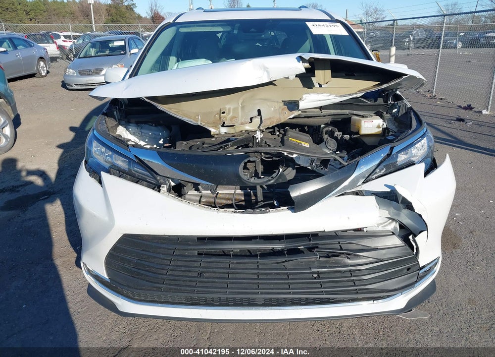 2023 TOYOTA SIENNA XLE VIN: 5TDYRKEC2PS160864