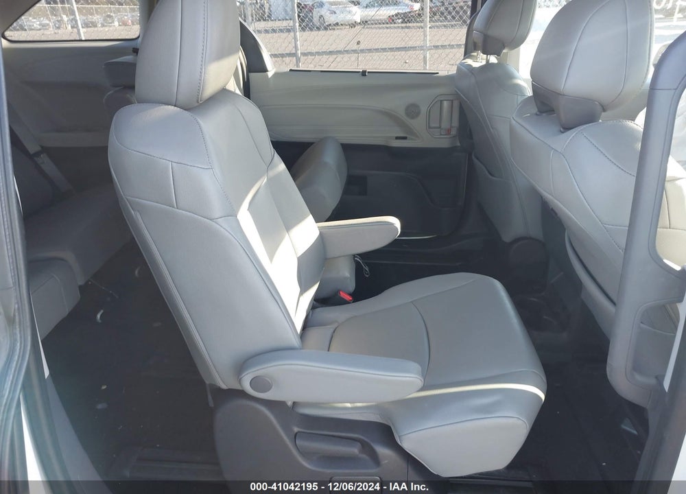2023 TOYOTA SIENNA XLE VIN: 5TDYRKEC2PS160864