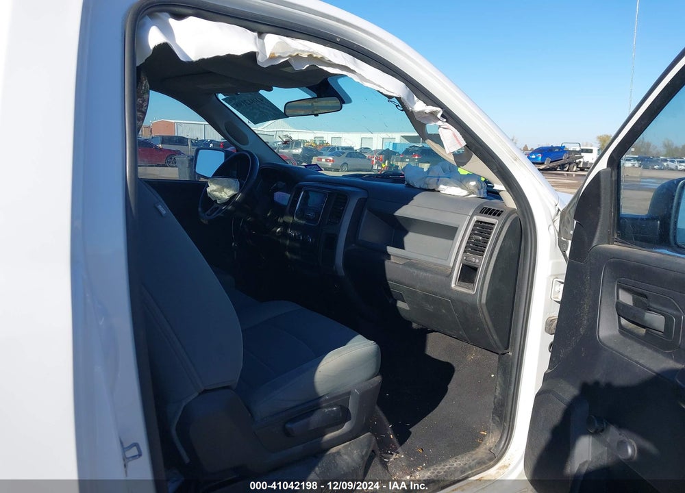 2015 RAM 1500 VIN: 3C6JR6DT5FG675775
