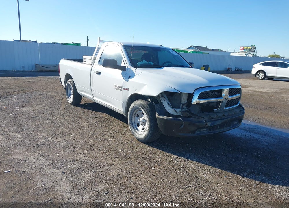 2015 RAM 1500 VIN: 3C6JR6DT5FG675775