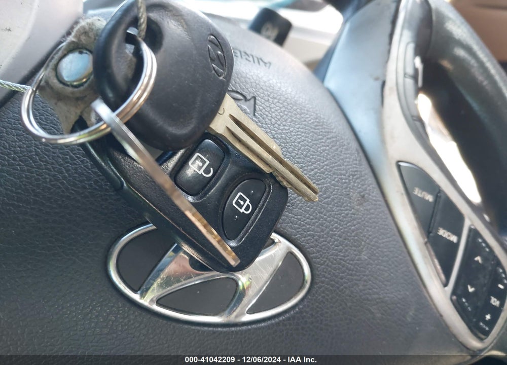 2011 HYUNDAI ELANTRA GLS VIN: 5NPDH4AE7BH006668