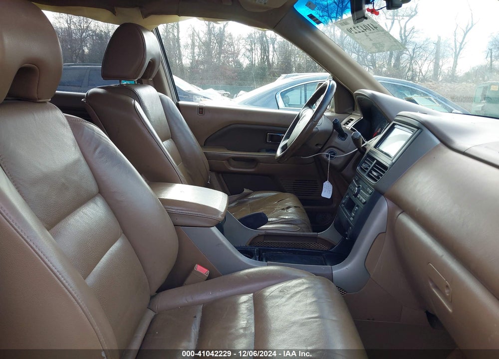 2006 HONDA PILOT EX-L VIN: 2HKYF18596H555399
