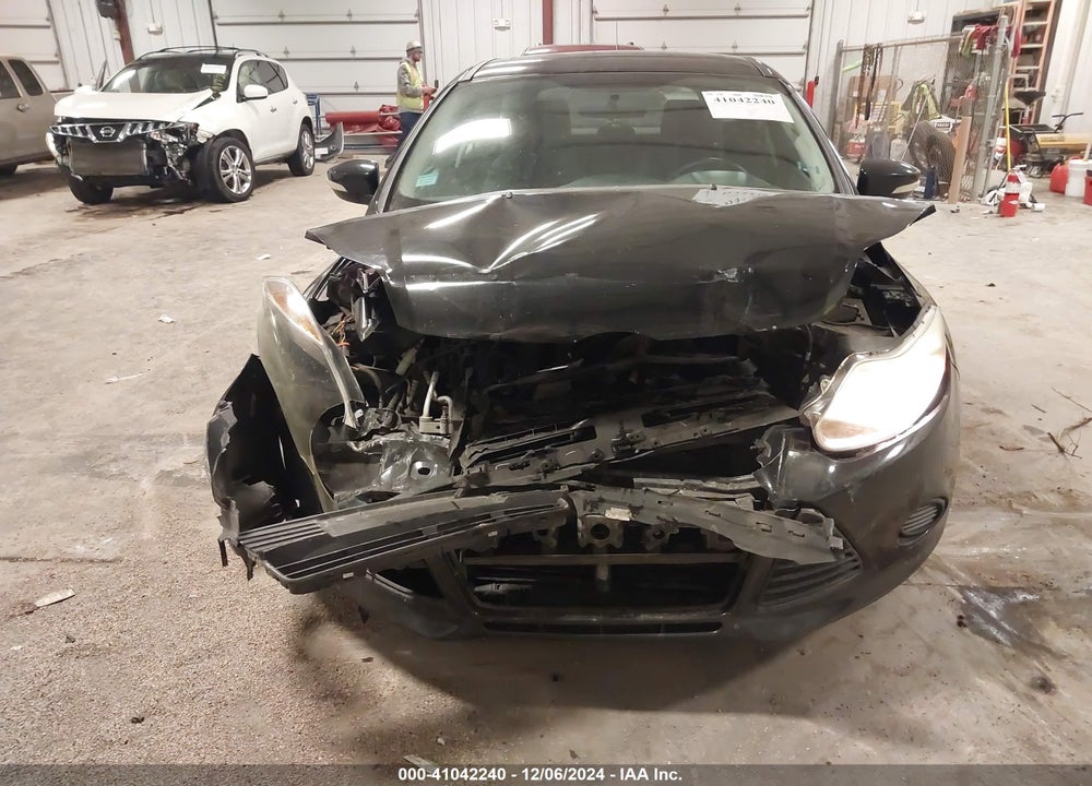 2014 FORD FOCUS VIN: 1FADP3K26EL169304