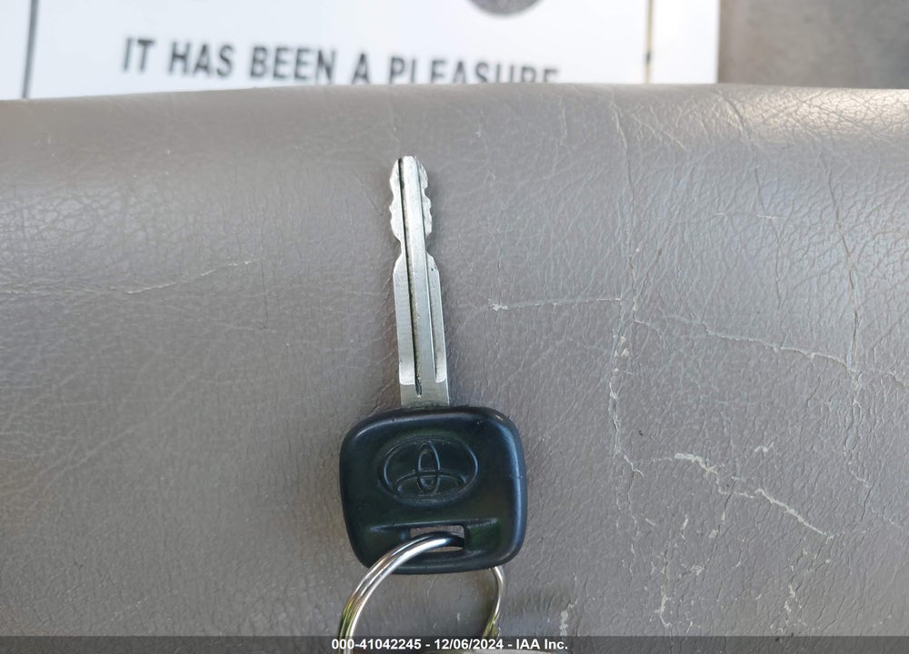 2003 TOYOTA COROLLA LE VIN: 1NXBR32E83Z146437