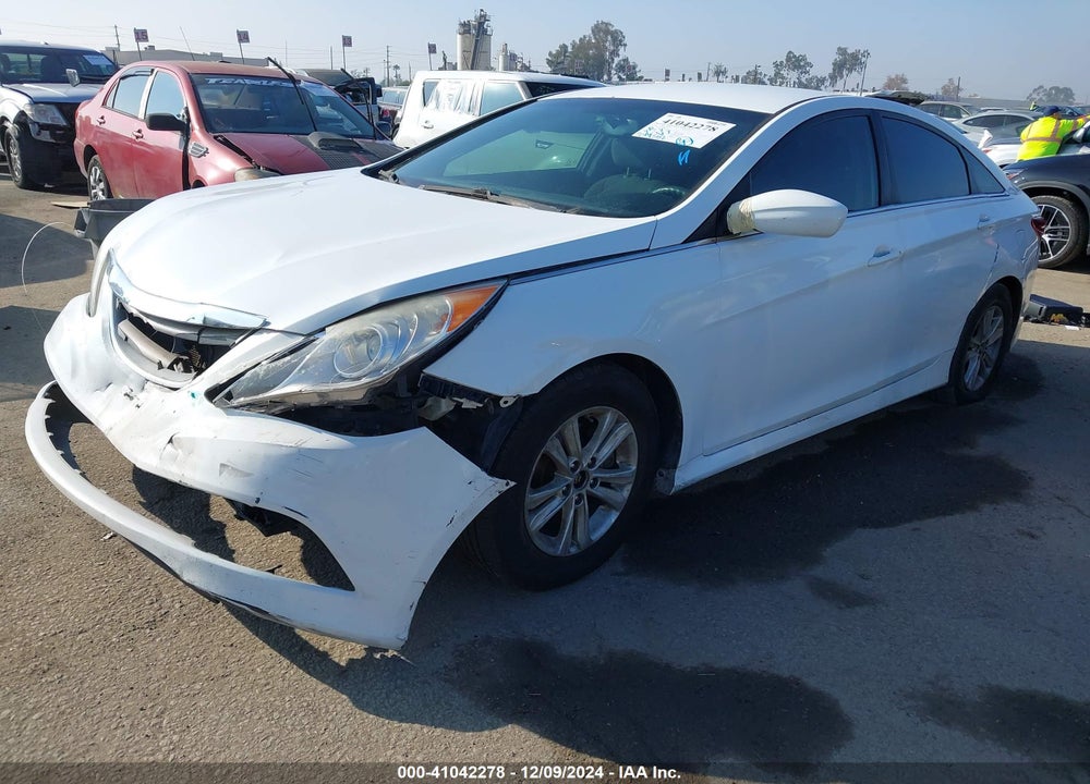 2014 HYUNDAI SONATA GLS VIN: 5NPEB4AC7EH852792