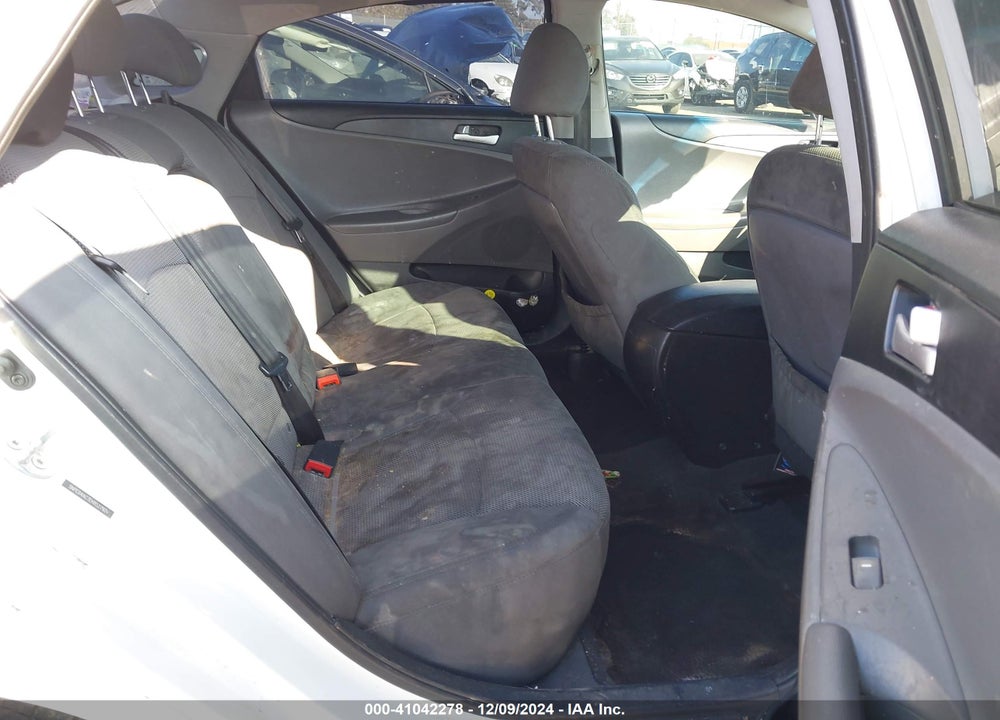 2014 HYUNDAI SONATA GLS VIN: 5NPEB4AC7EH852792