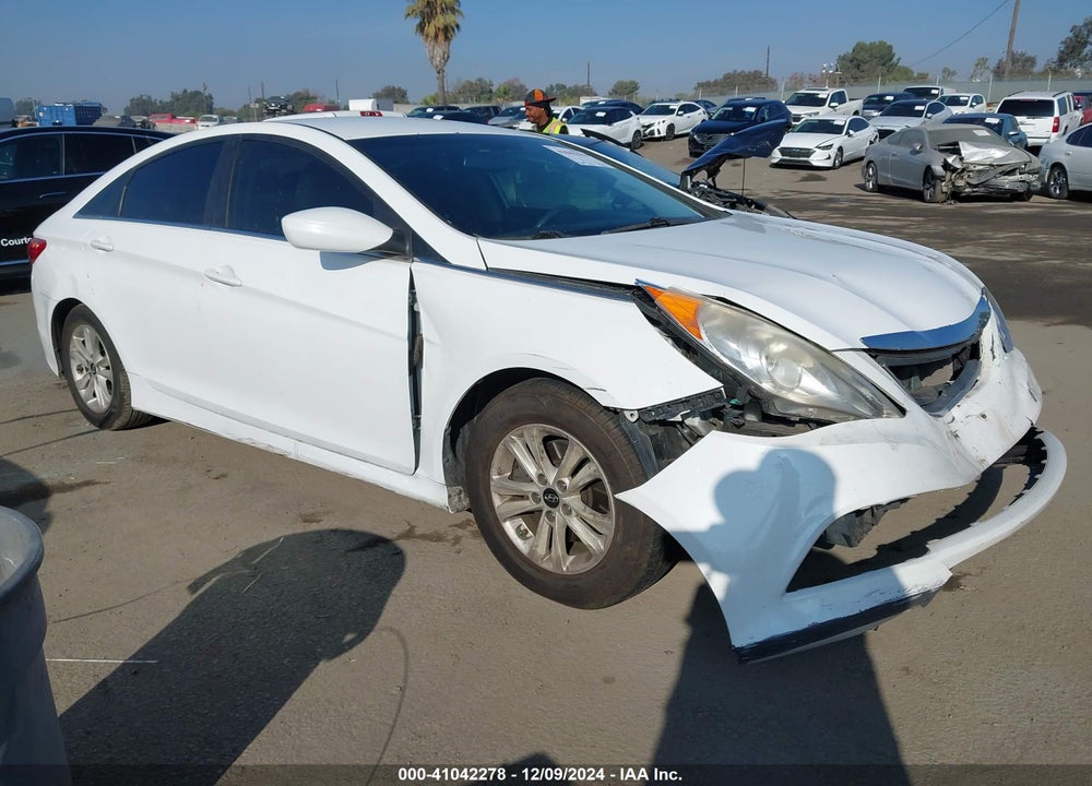 2014 HYUNDAI SONATA GLS VIN: 5NPEB4AC7EH852792