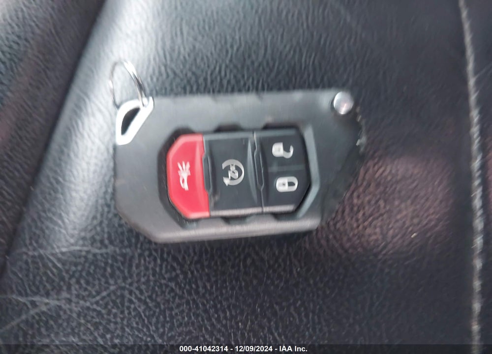 2018 JEEP WRANGLER UNLIMITED SAHARA 4X4 VIN: 1C4HJXEG2JW330624