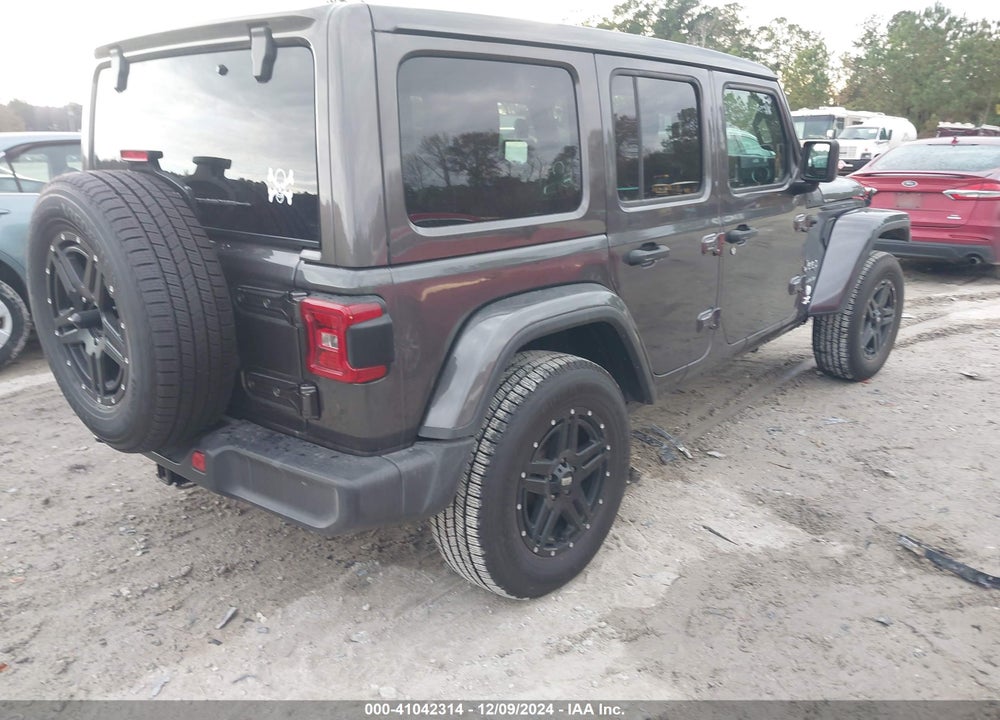 2018 JEEP WRANGLER UNLIMITED SAHARA 4X4 VIN: 1C4HJXEG2JW330624
