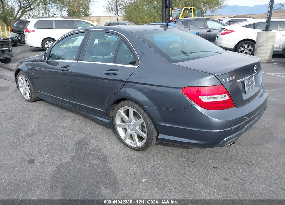 2013 MERCEDES-BENZ C 250 LUXURY/SPORT VIN: WDDGF4HB6DR271713