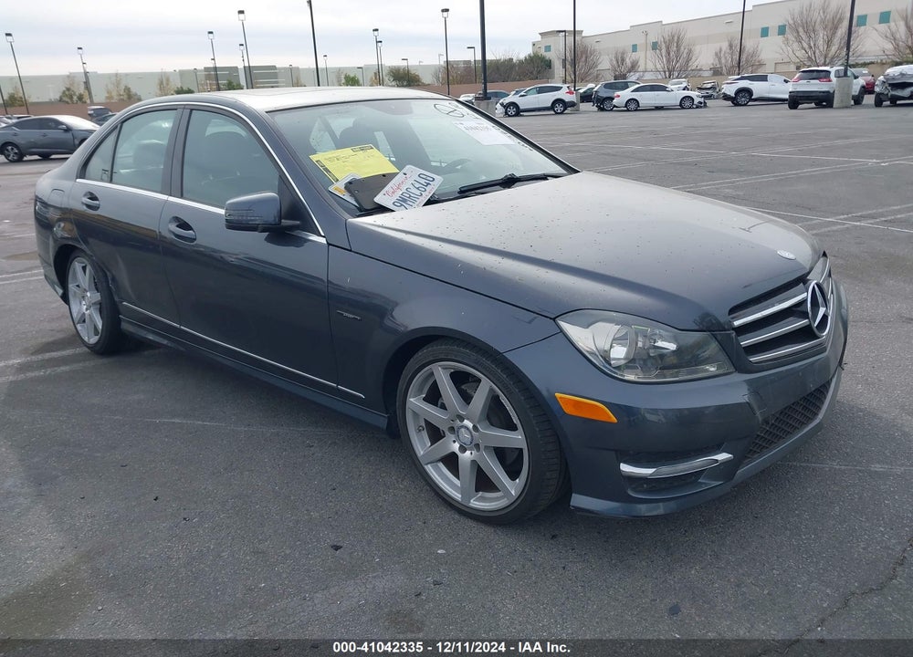 2013 MERCEDES-BENZ C 250 LUXURY/SPORT VIN: WDDGF4HB6DR271713