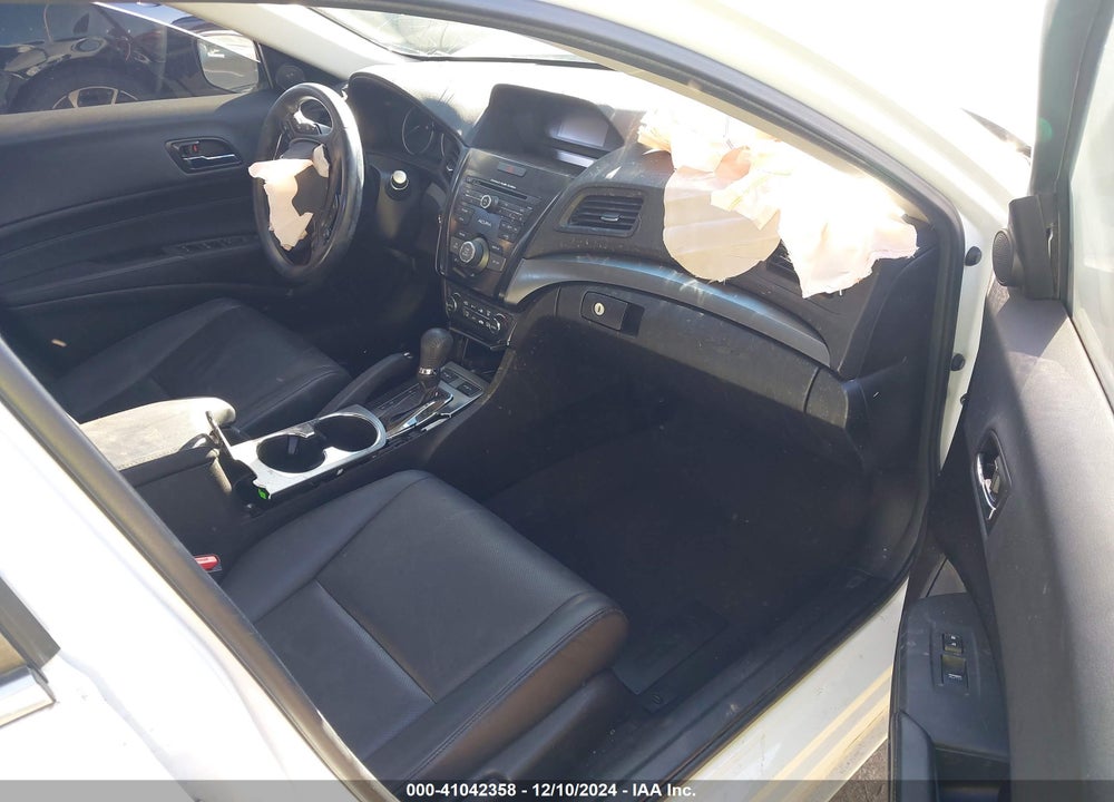 2014 ACURA ILX 2.0L VIN: 19VDE1F31EE000106
