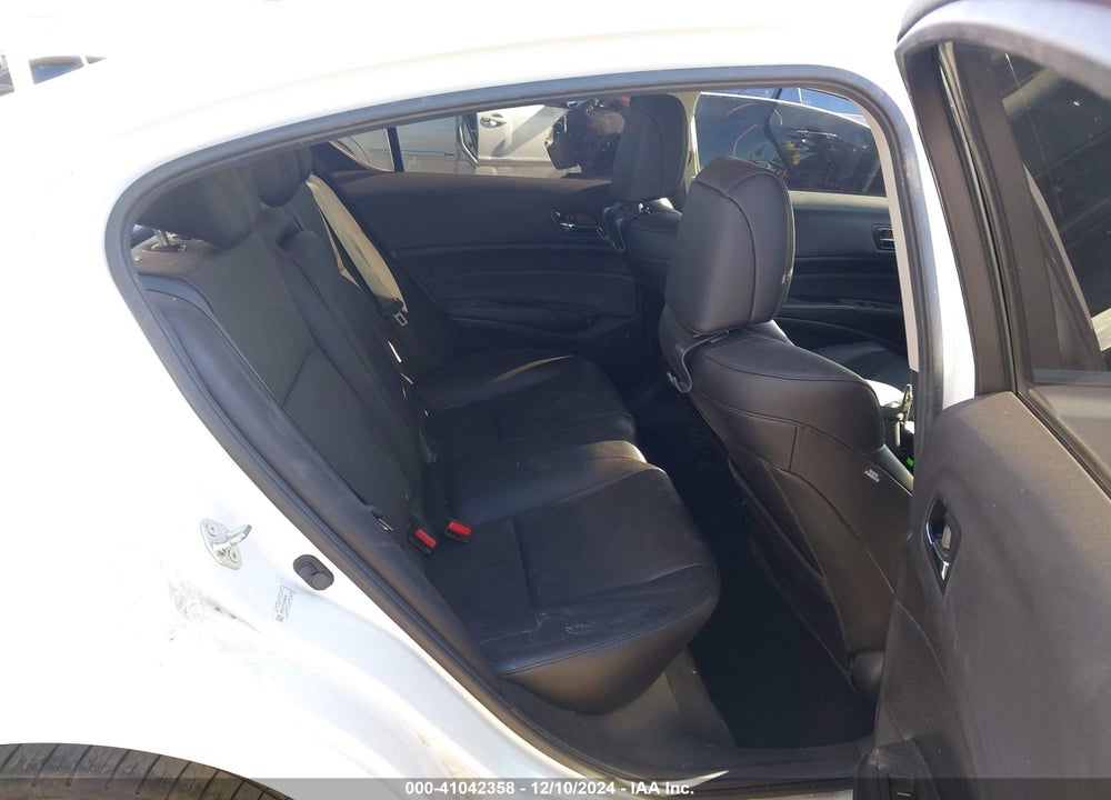 2014 ACURA ILX 2.0L VIN: 19VDE1F31EE000106