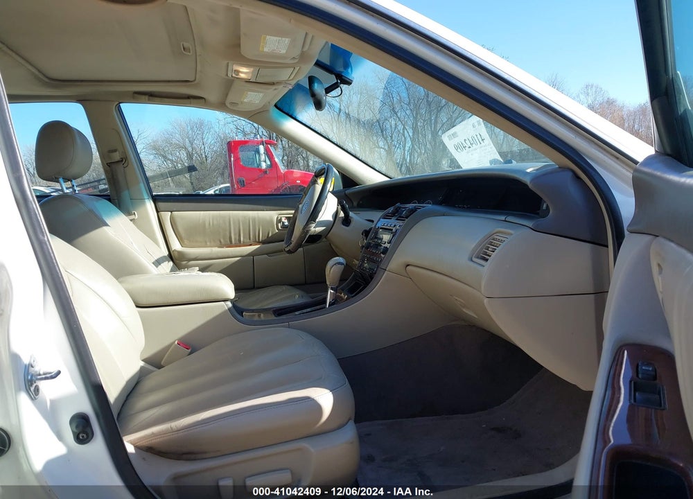 2002 TOYOTA AVALON XLS VIN: 4T1BF28BX2U256503