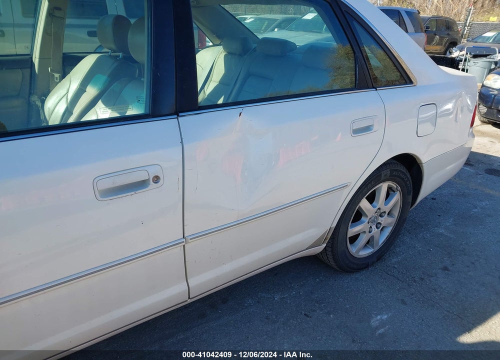 2002 TOYOTA AVALON XLS VIN: 4T1BF28BX2U256503