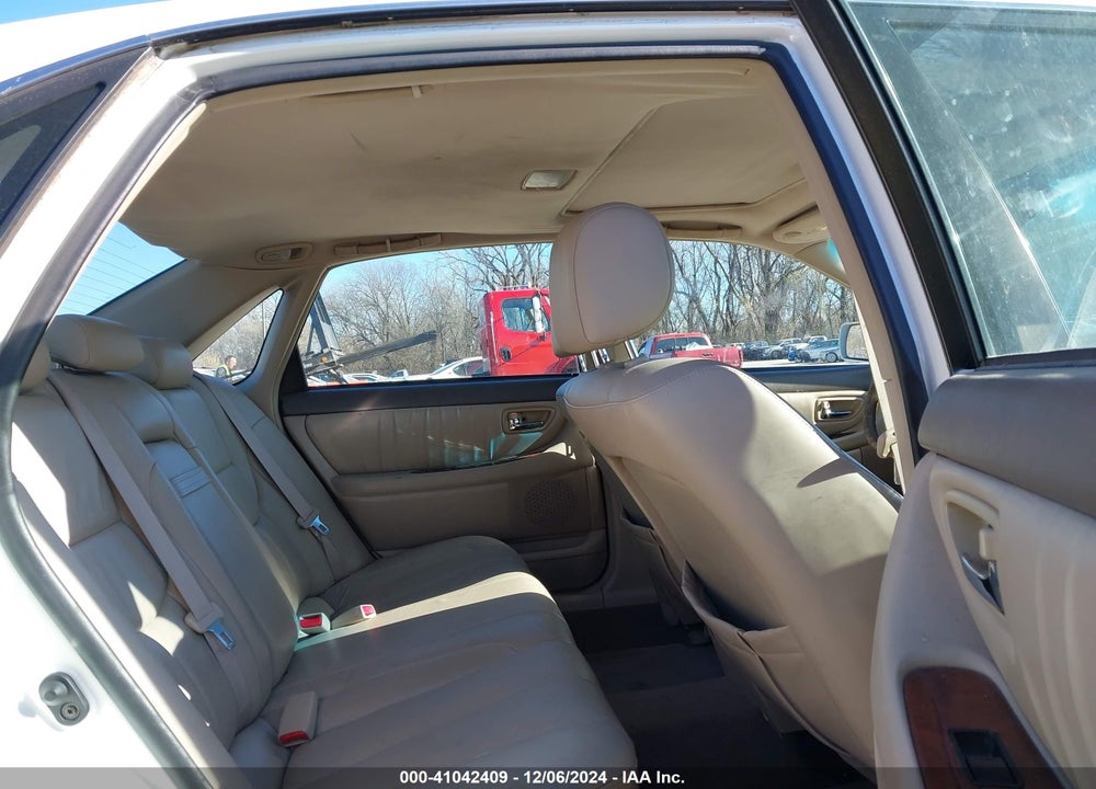 2002 TOYOTA AVALON XLS VIN: 4T1BF28BX2U256503