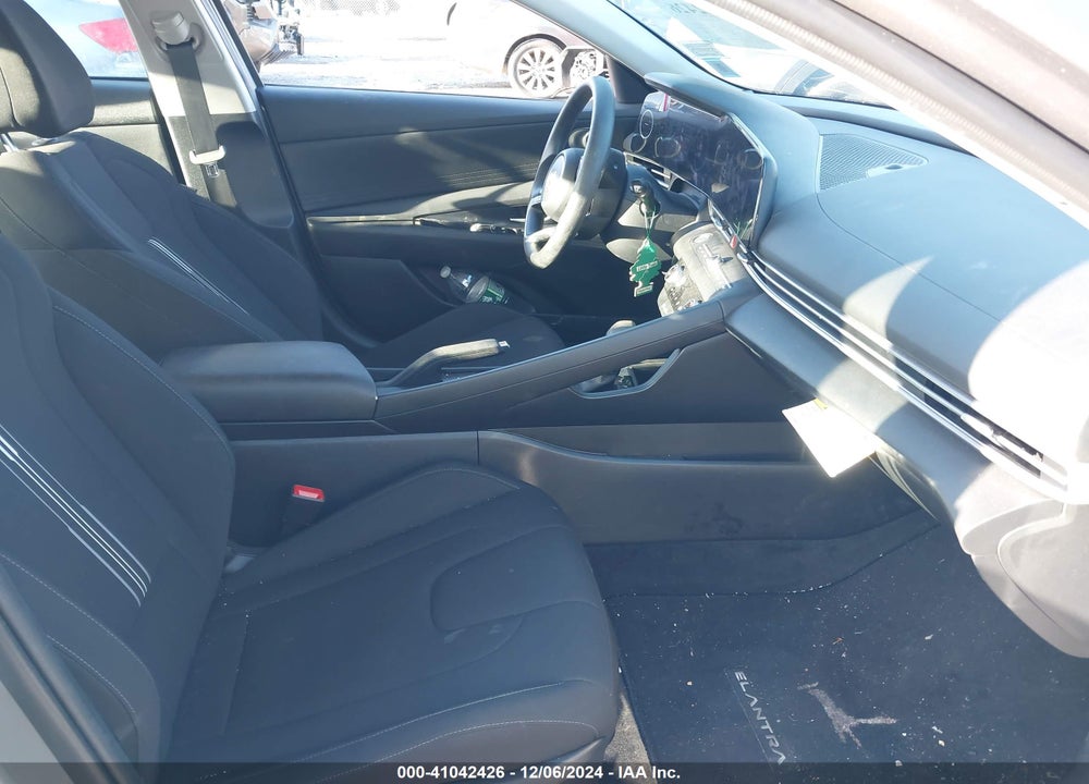 2024 HYUNDAI ELANTRA SEL VIN: KMHLM4DG8RU690789