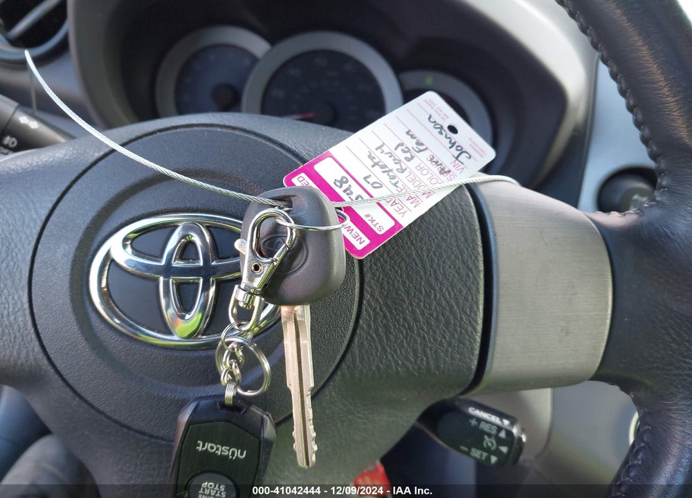 2007 TOYOTA RAV4 LIMITED VIN: JTMBD31V776030872