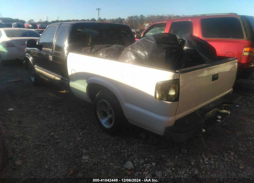1998 CHEVROLET S-10 LS FLEETSIDE VIN: 1GCCS19X1WK127172