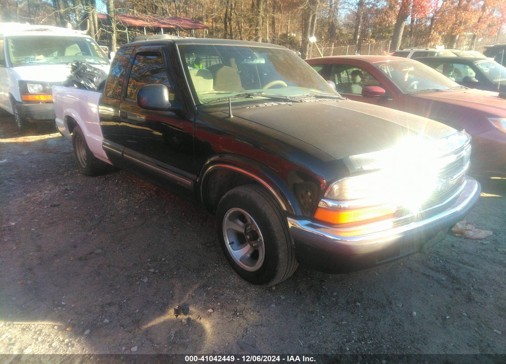 1998 CHEVROLET S-10 LS FLEETSIDE VIN: 1GCCS19X1WK127172