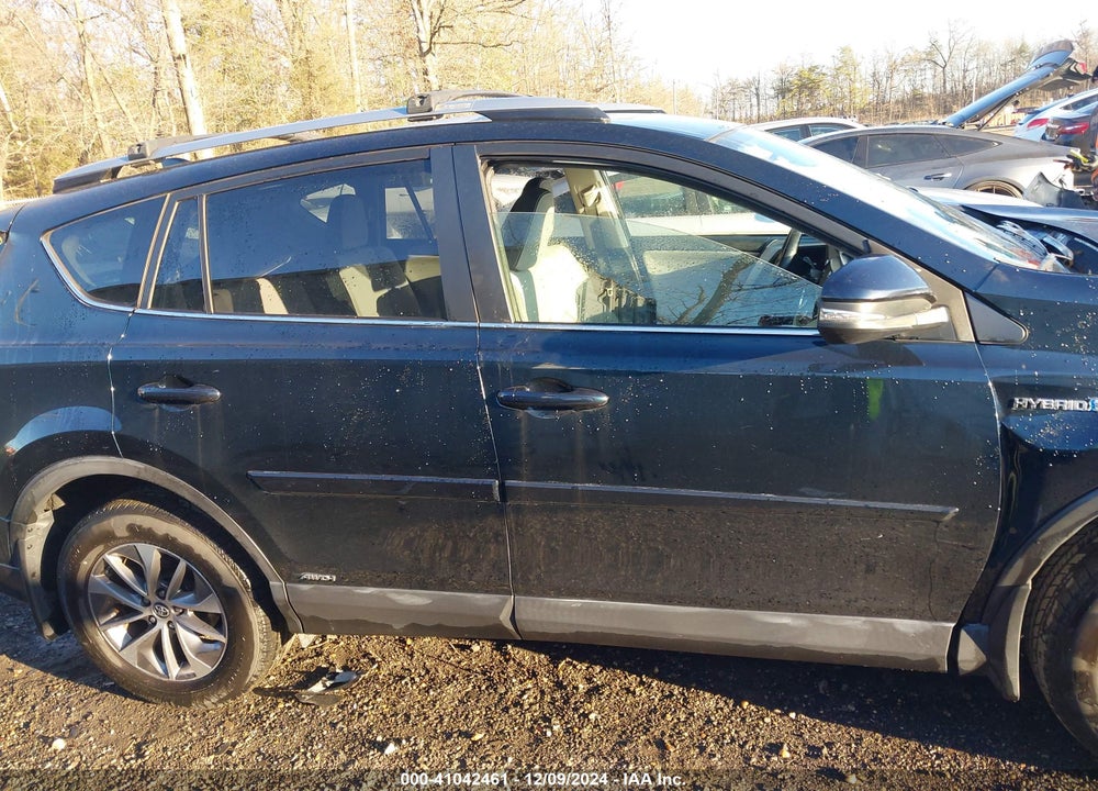 2017 TOYOTA RAV4 HV LE/XLE VIN: JTMRJREVXHD135357