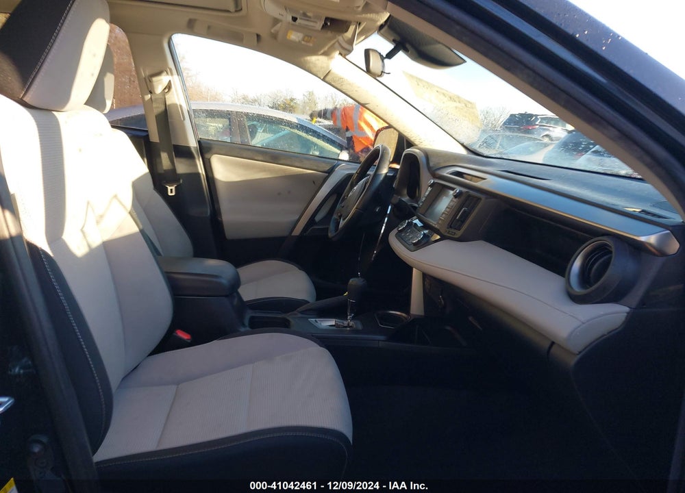 2017 TOYOTA RAV4 HV LE/XLE VIN: JTMRJREVXHD135357